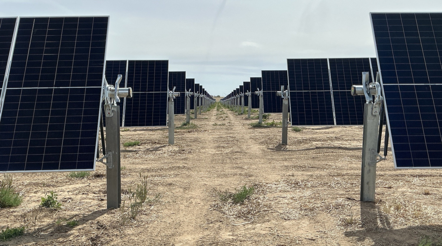 Avangrid Begins Panel Installation at Oregon Trail Solar, Supports Local Jobs