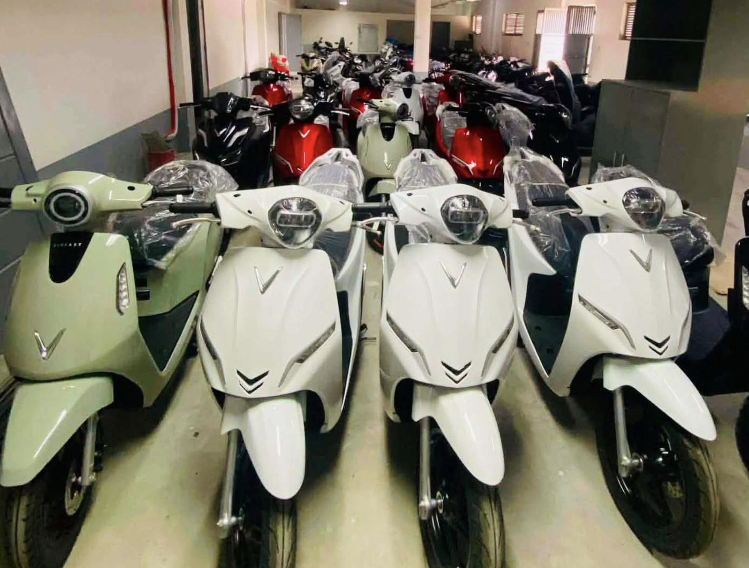 VinFast Debuts Electric Scooter Lineup and Battery-Swapping Network in the Philippines