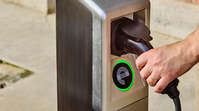 600 More Curbside EV Charging Stations For New York City