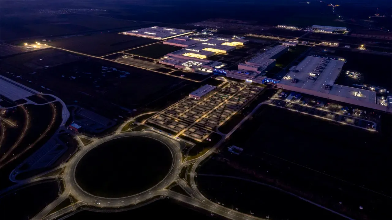 BMW's Debrecen plant produces 50,000th iX3 in record nine-month ramp-up