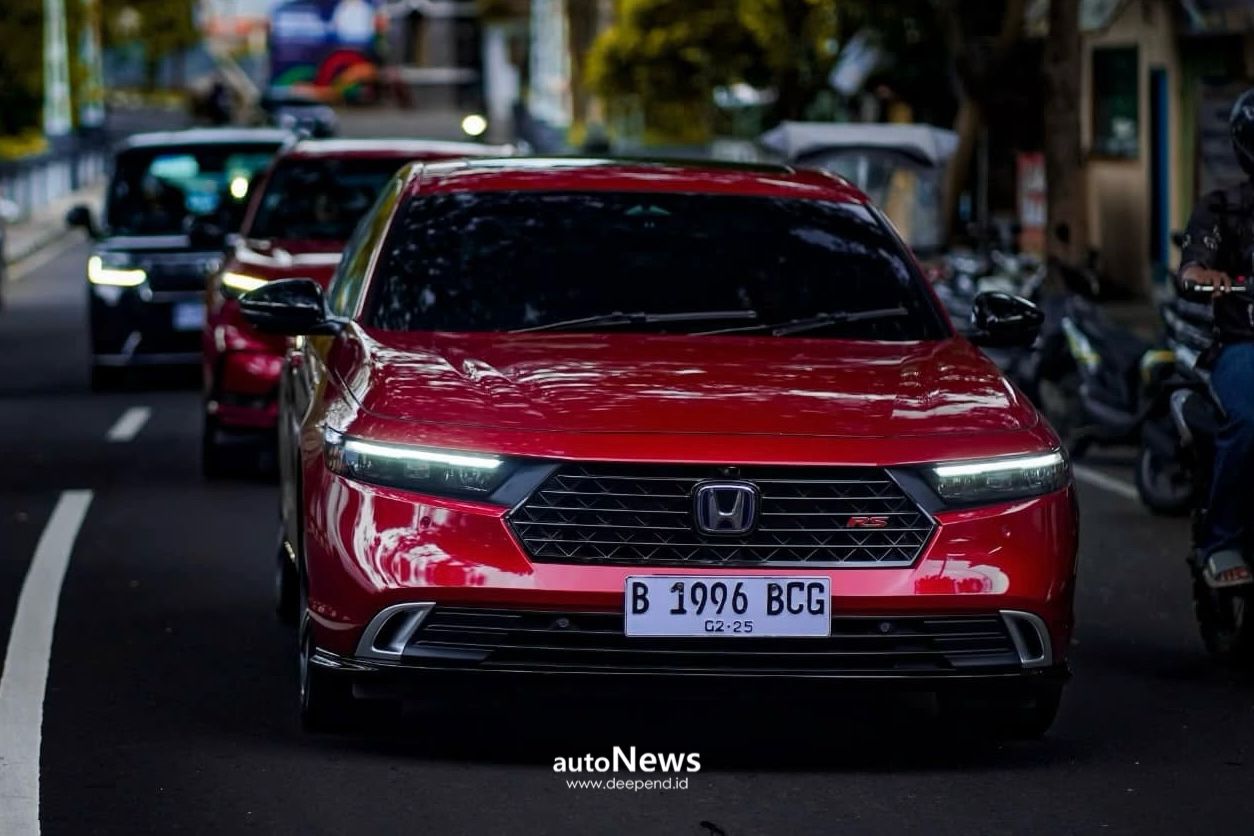 Mobil Hybrid Honda CR-V RS e:HEV – BEST SUV HYBRID DI OTOMOTIF AWARD 2025