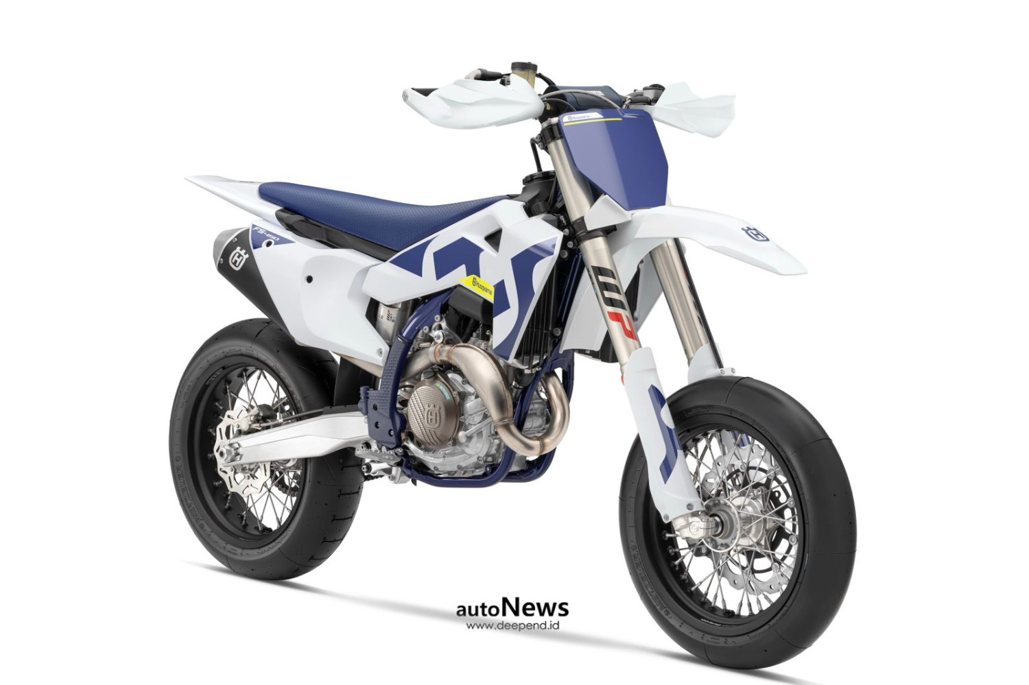 Motor Baru Husqvarna FS 450  – KONTROL PENUH LIBAS TIKUNGAN DENGAN GAYA DRIFT