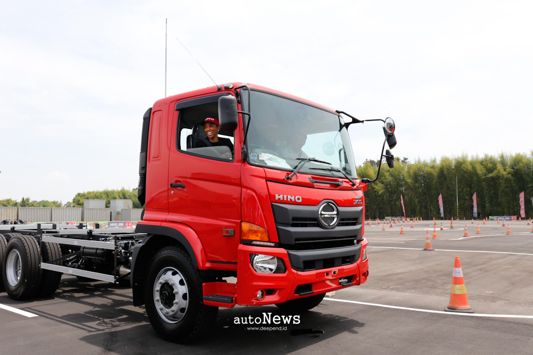 Safety Driving Hino Gandeng Nestlé – BANGUN BUDAYA KESELAMATAN DI JALAN RAYA