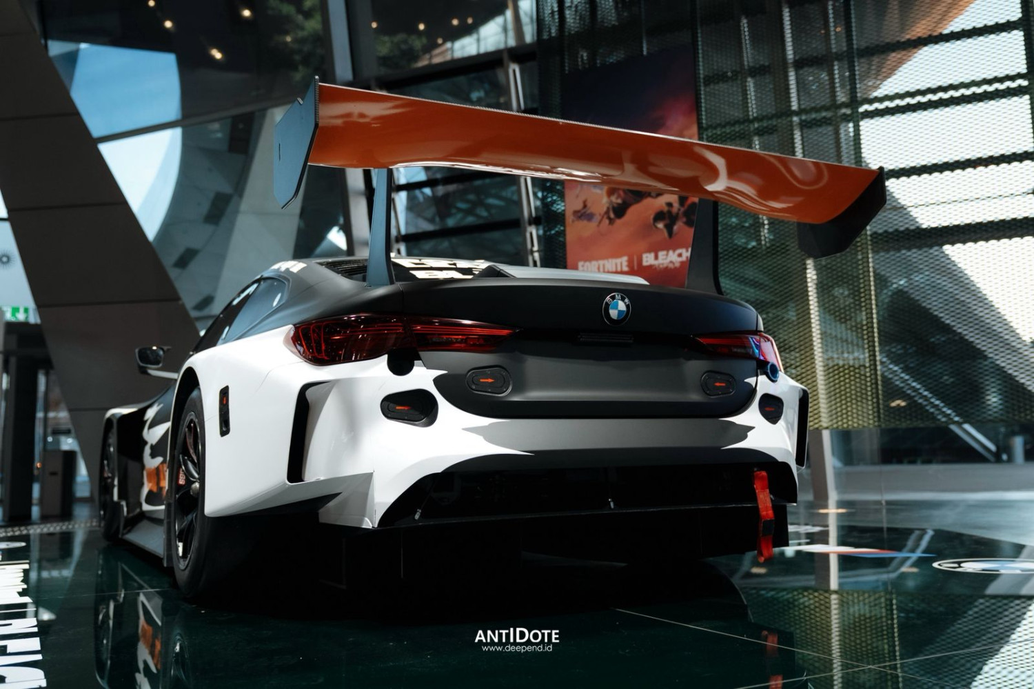 Mobil Balap BMW M4 GT3 EVO Fortnite x BLEACH – TAMPIL NYATA DI BMW WELT