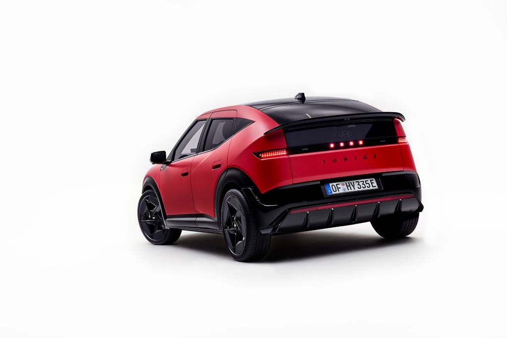 Mobil Listrik Hyundai IONIQ 3: Jarak Tempuh 496 Km, Fast Charging 29 Menit