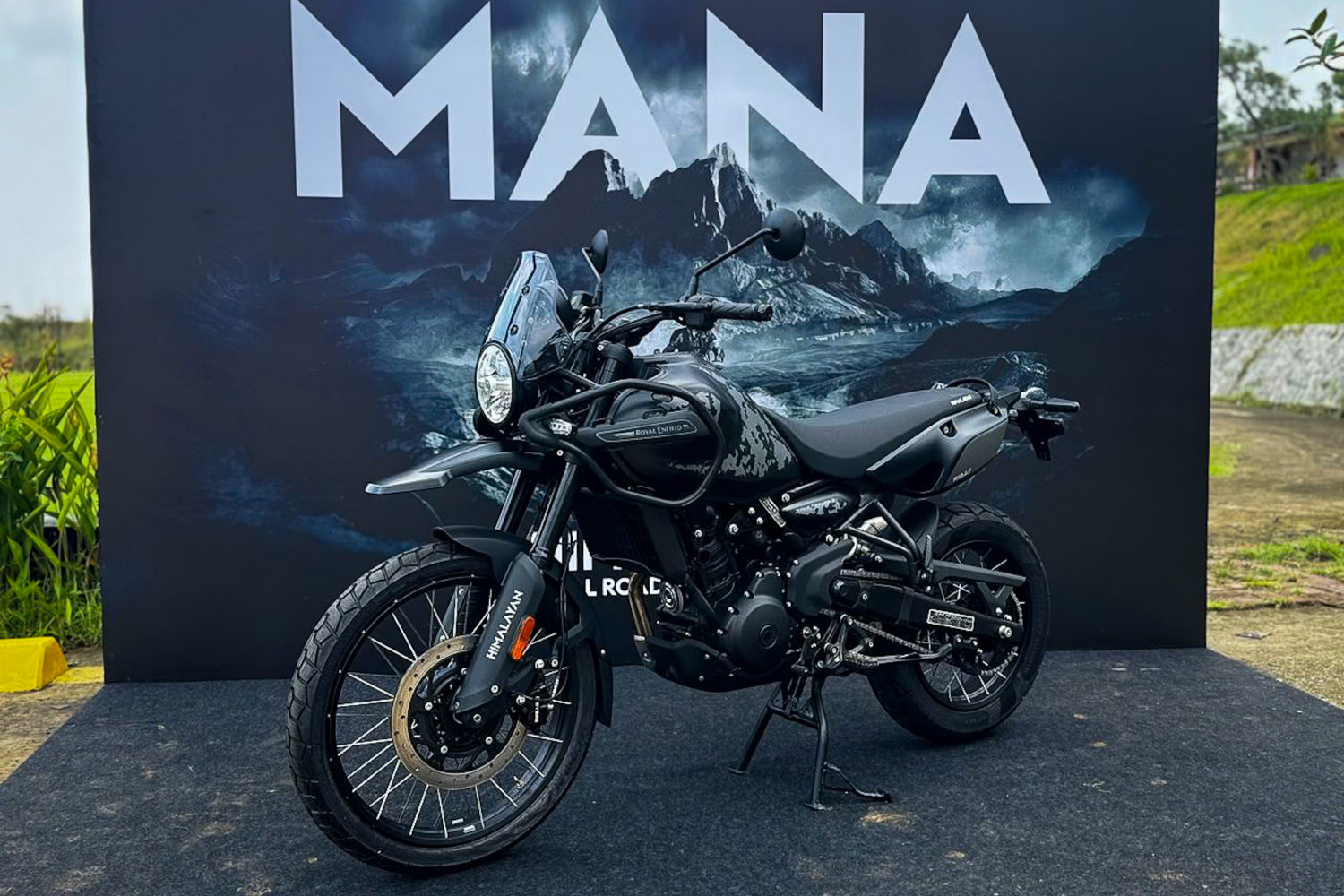 Motor Adventure Royal Enfield Himalayan Mana Black Edition Meluncur, Dijual Rp 168 Jutaan