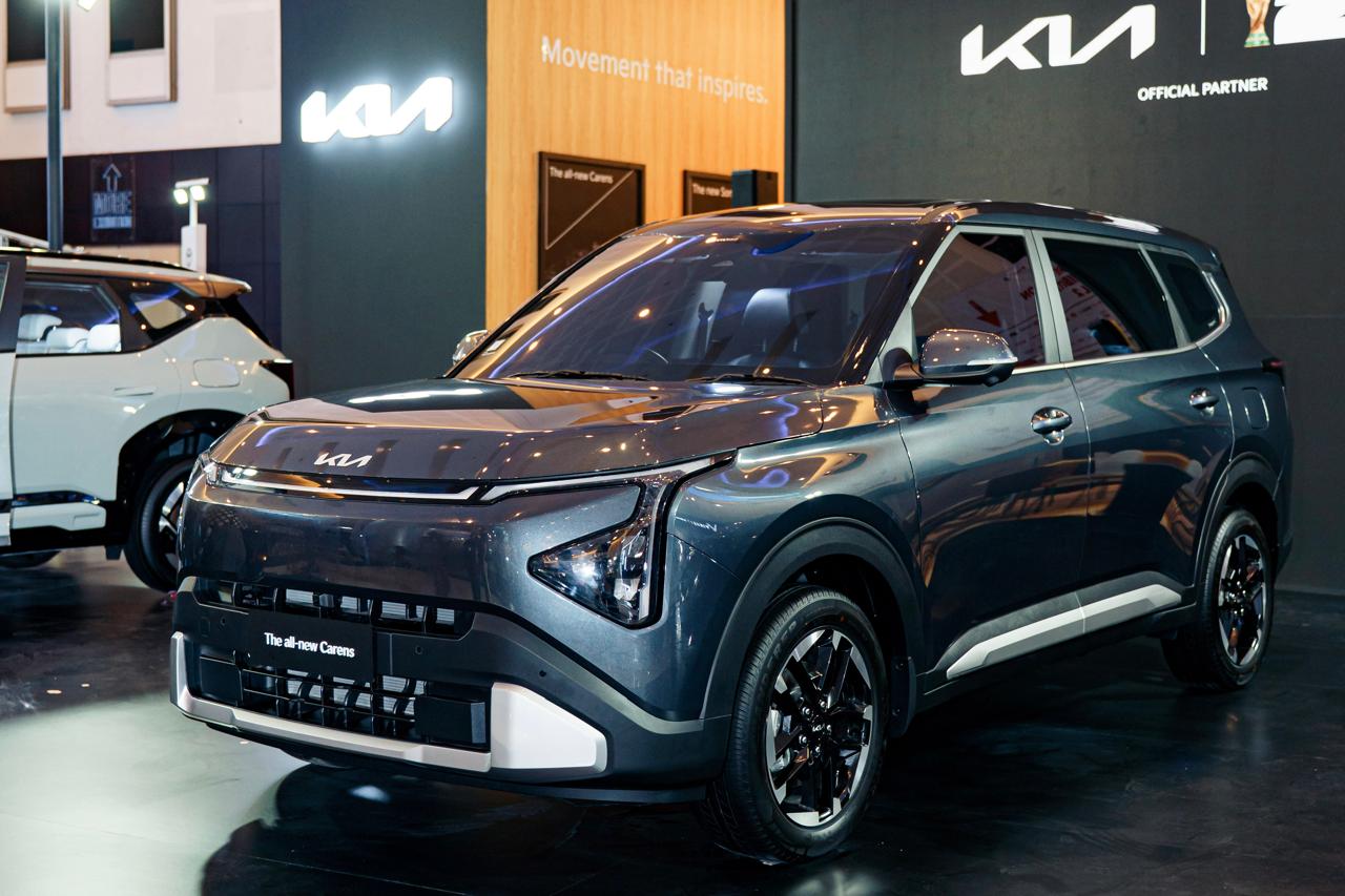 Pameran Otomotif Harga Kia Carens Mulai Rp309 Juta Di IIMS Surabaya 2026