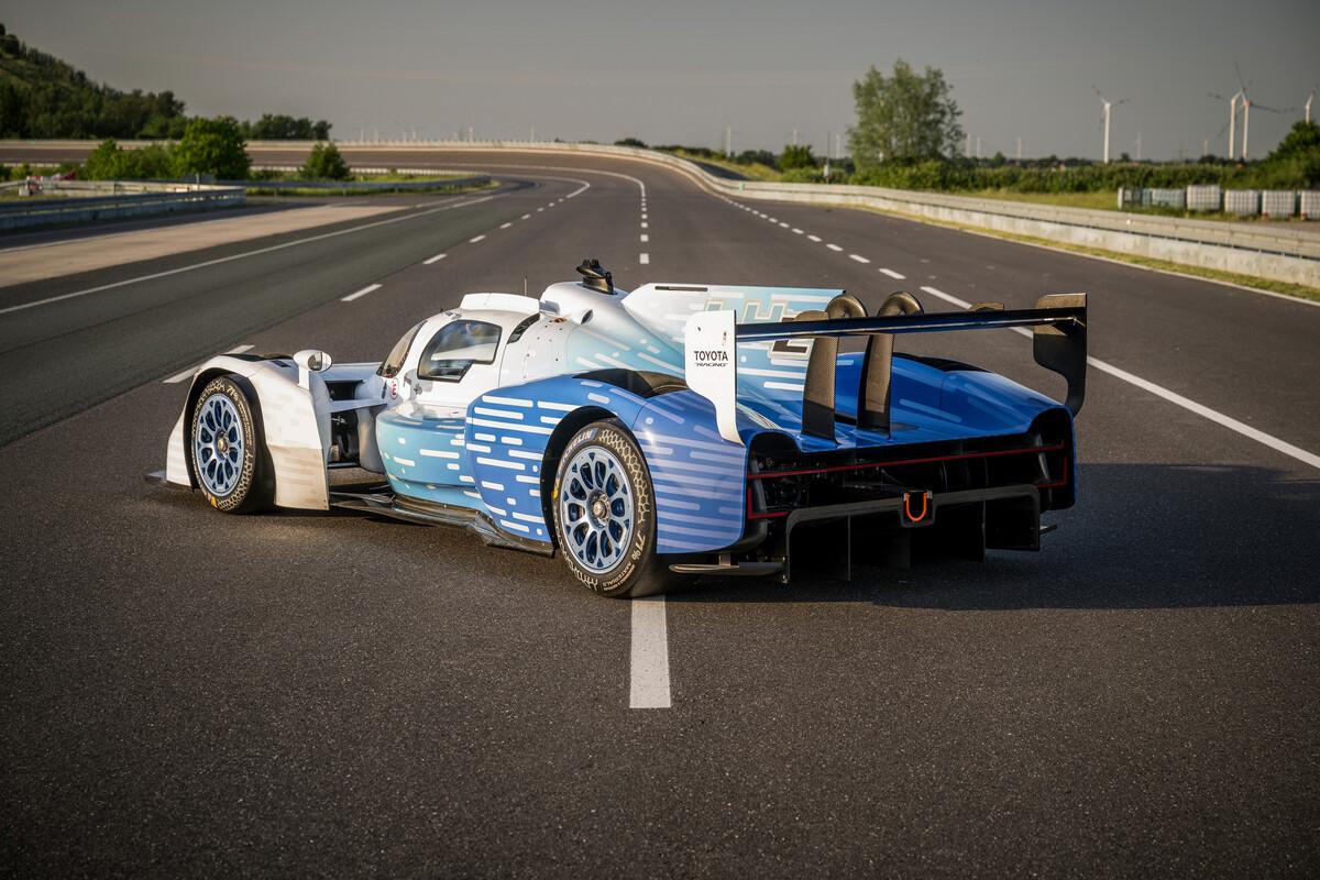 Toyota Racing Prototipe Balap Hidrogen Cair TR LH2 Di Le Mans 24 Hours 2026