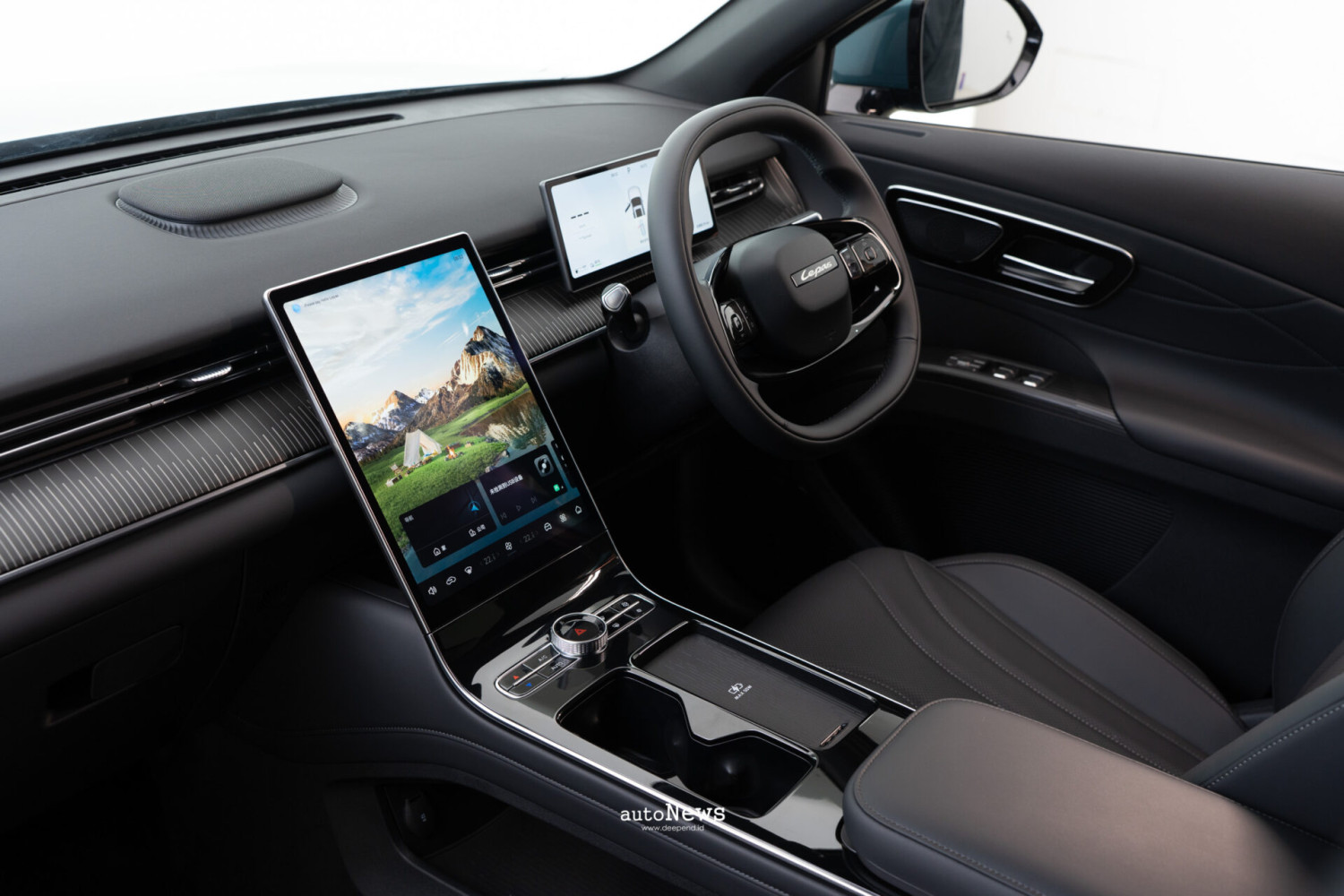 SUV PHEV LEPAS L8 – SUV PHEV PREMIUM DENGAN JARAK TEMPUH 1.300 KM