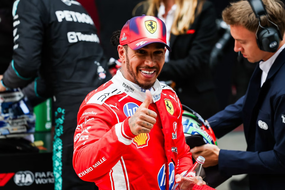 F1 GP China 2026 Duel Internal Ferrari – HAMILTON PODIUM, LECLERC TAK MAU MENGALAH