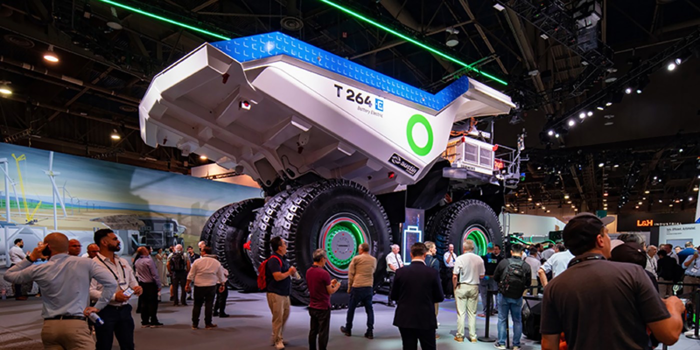 Fortescue CEO test drives 150 ton haul truck [video]