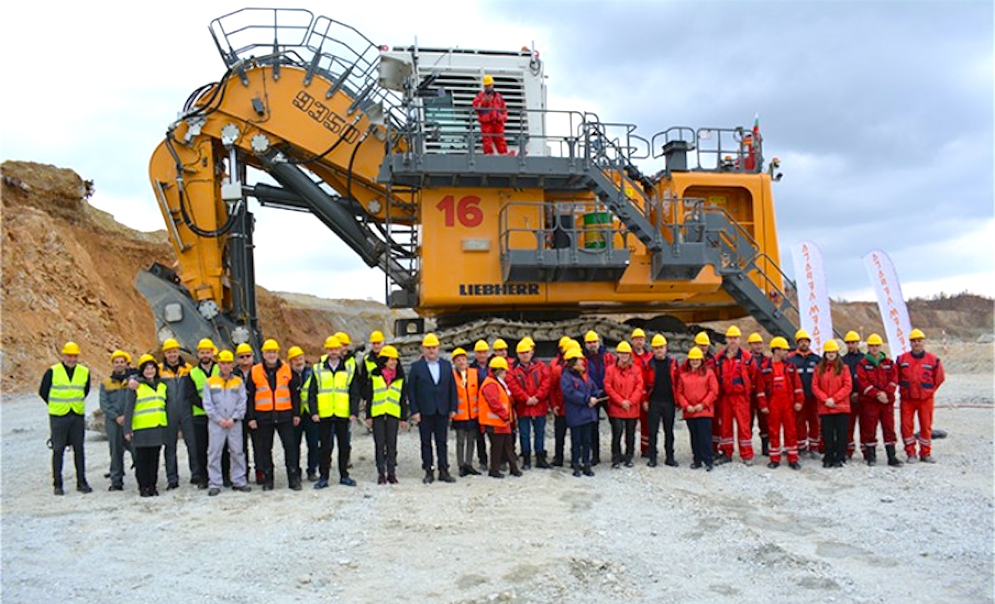 Liebherr delivers HUGE electric excavator to Bulgarian copper mine