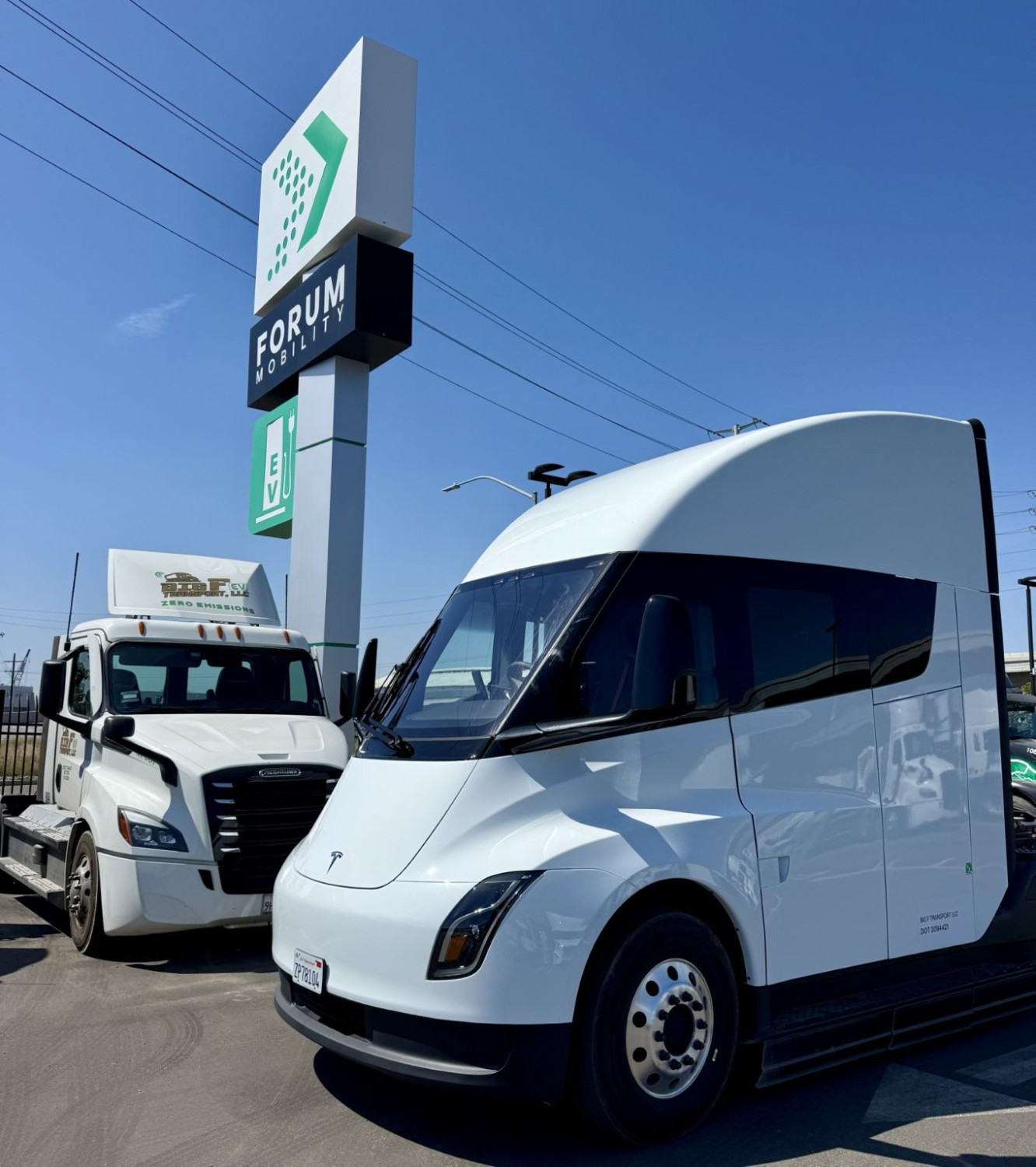 Tesla Semi lands 60-truck order from port drayage fleets in California
