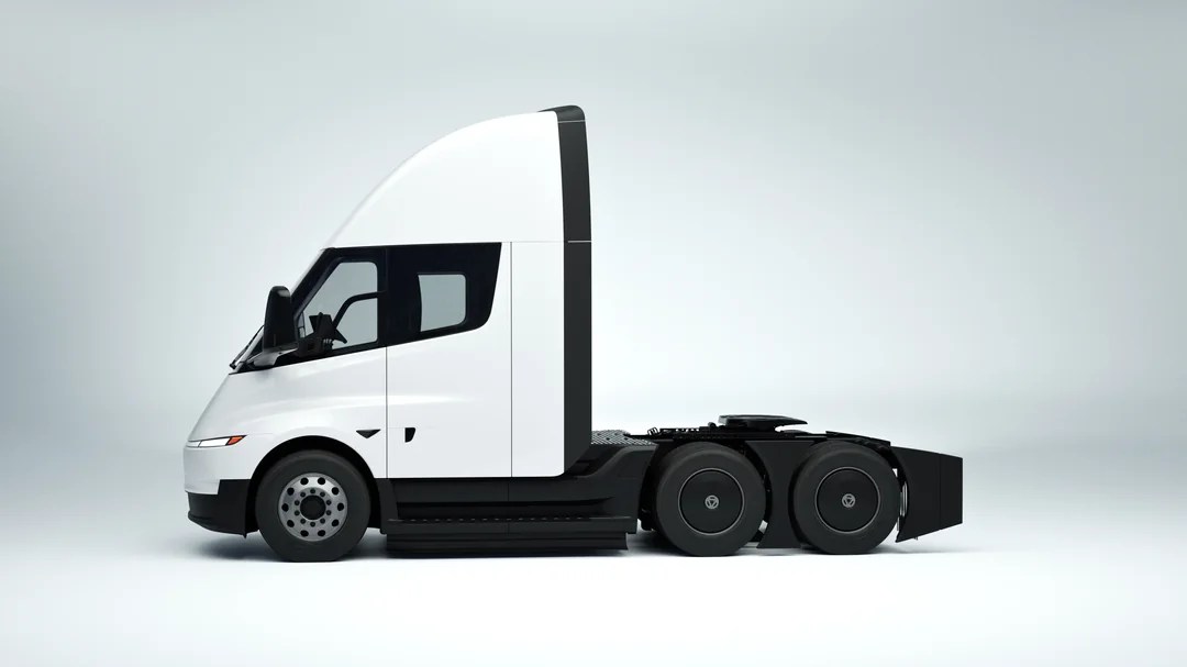 Tesla Semi battery sizes confirmed: 822 kWh and 548 kWh officially revealed