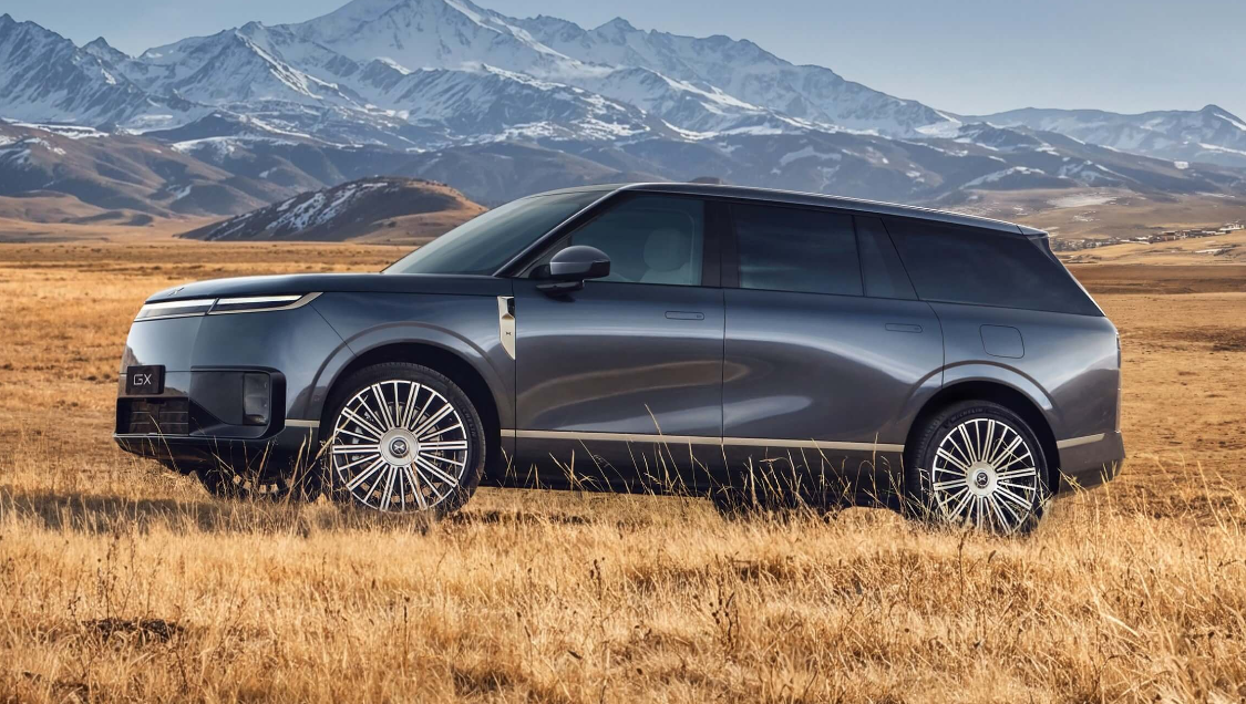 XPENG GX full-sized flagship SUV hits market, offering both BEV, REEV variants