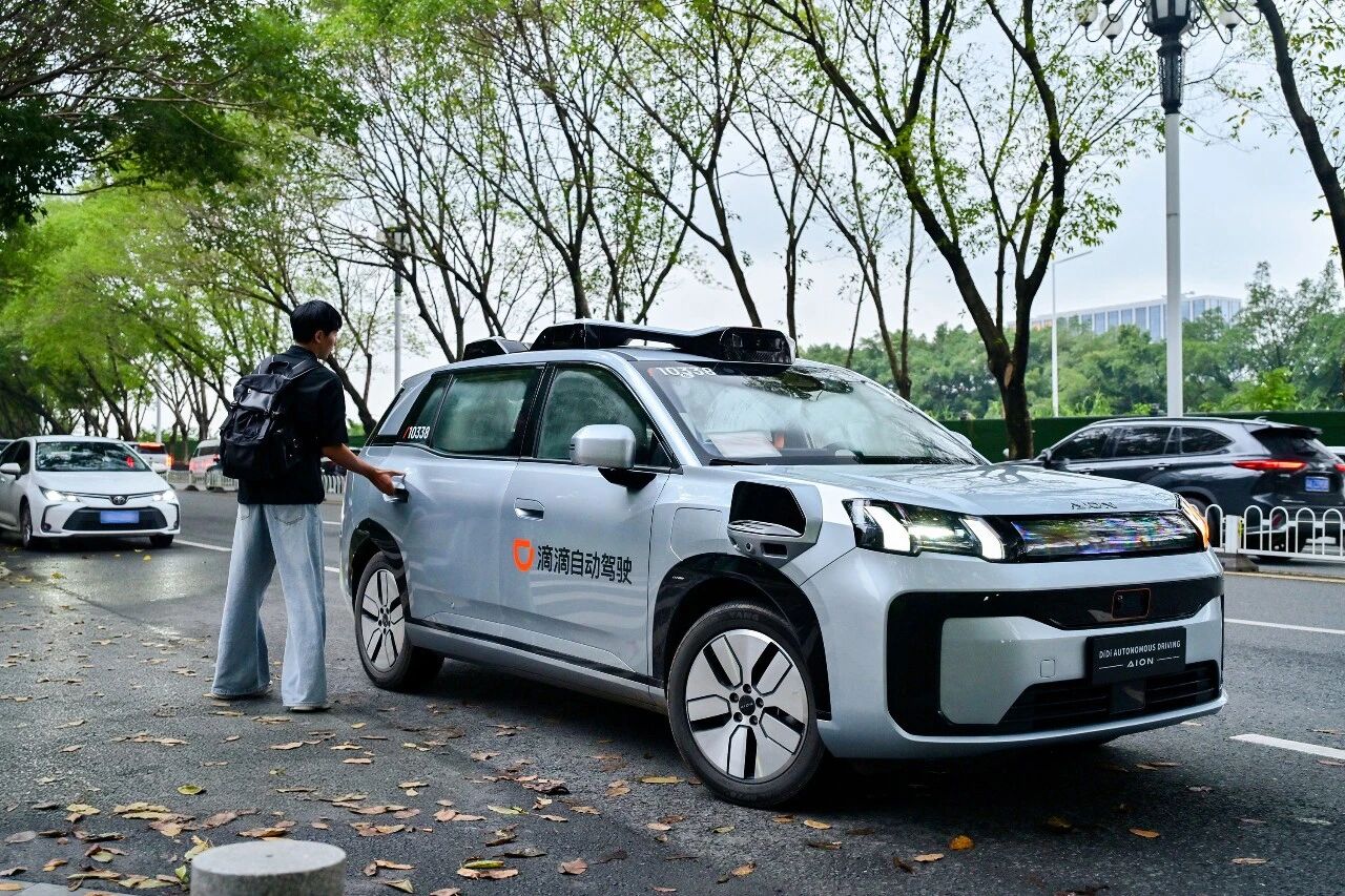 DiDi begins driverless passenger-carrying trials with Robotaxi R2 in Beijing, Guangzhou