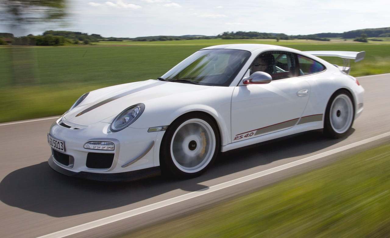 Early-2000s Porsches Can Add CarPlay Thanks to a Factory Retrofit