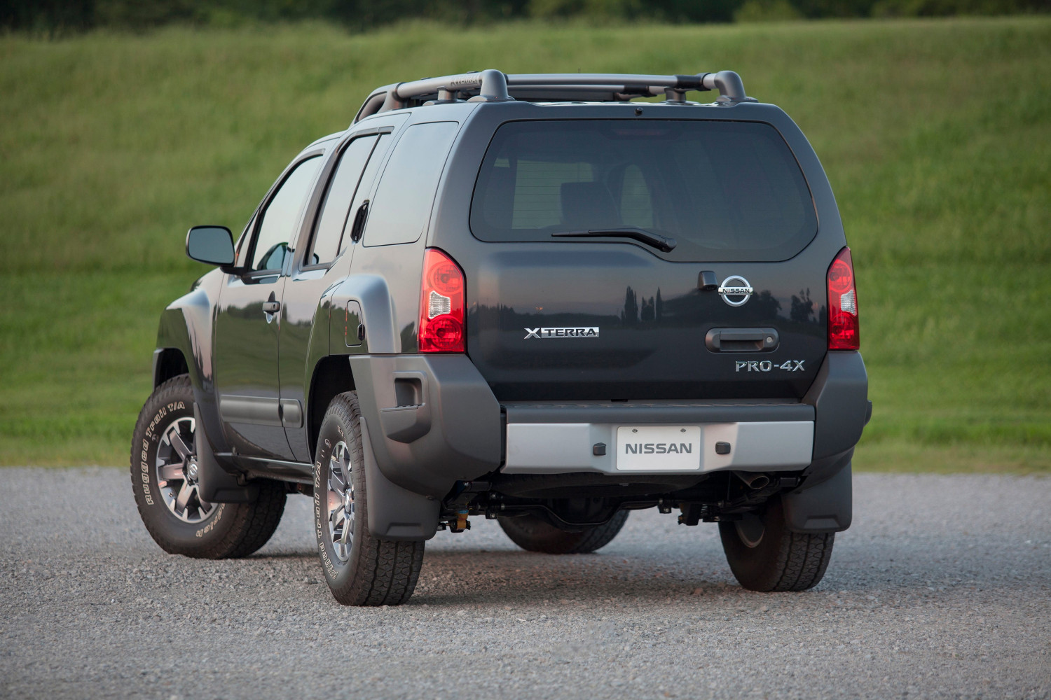 Nissan Xterra Will Offer Pure-Gas V-6 and a Hybrid, but No Manual