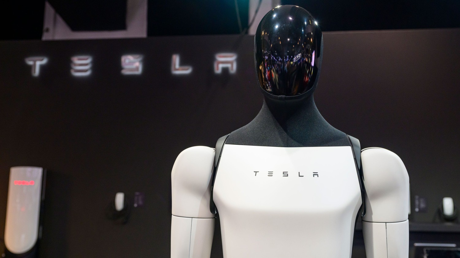Tesla’s $25B AI Investment: Musk’s Big Bet Amid Rising Competition