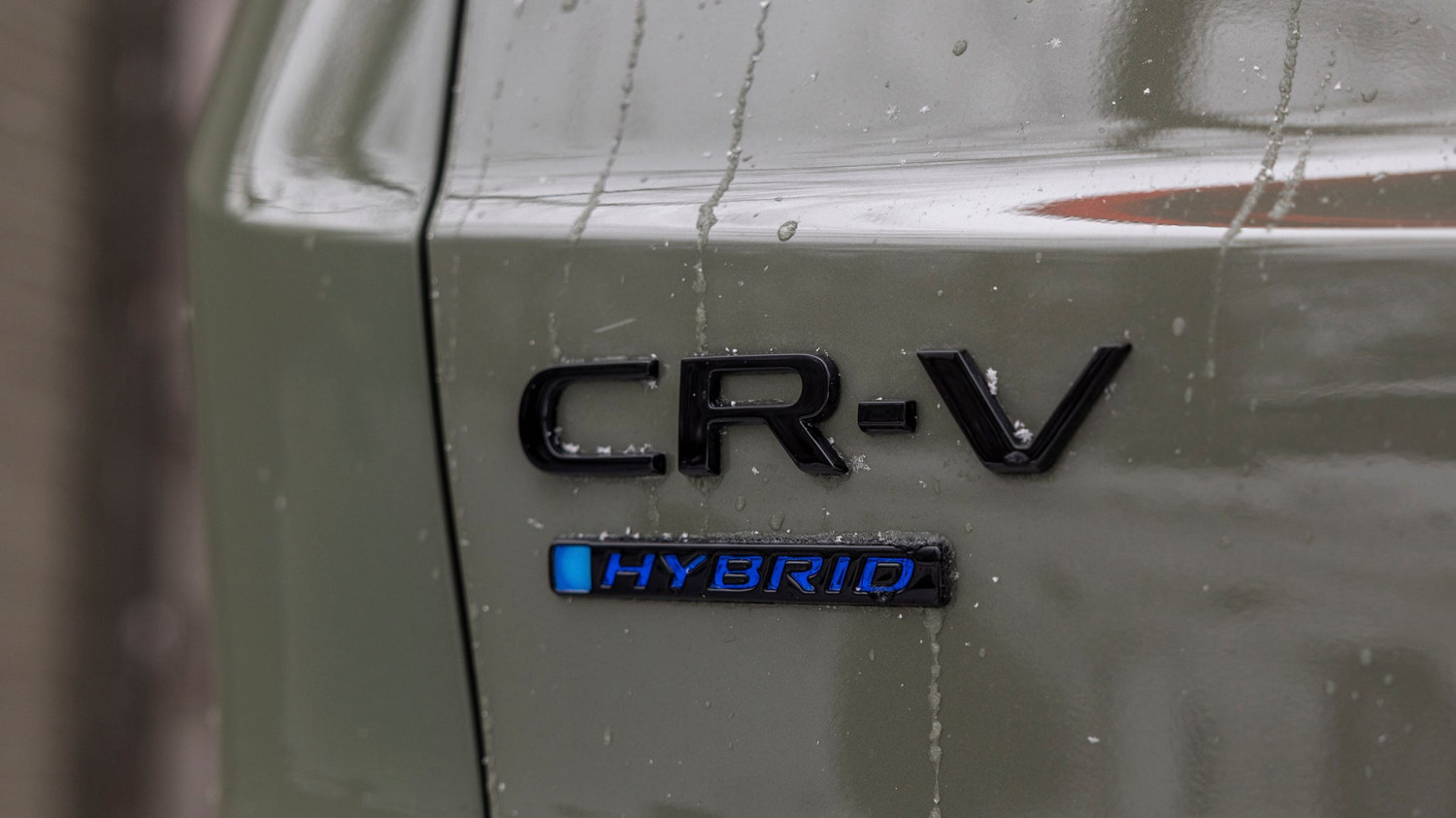 Honda CR-V Hybrid vs. Gas: MPG, Price, Features, and Performance Compared