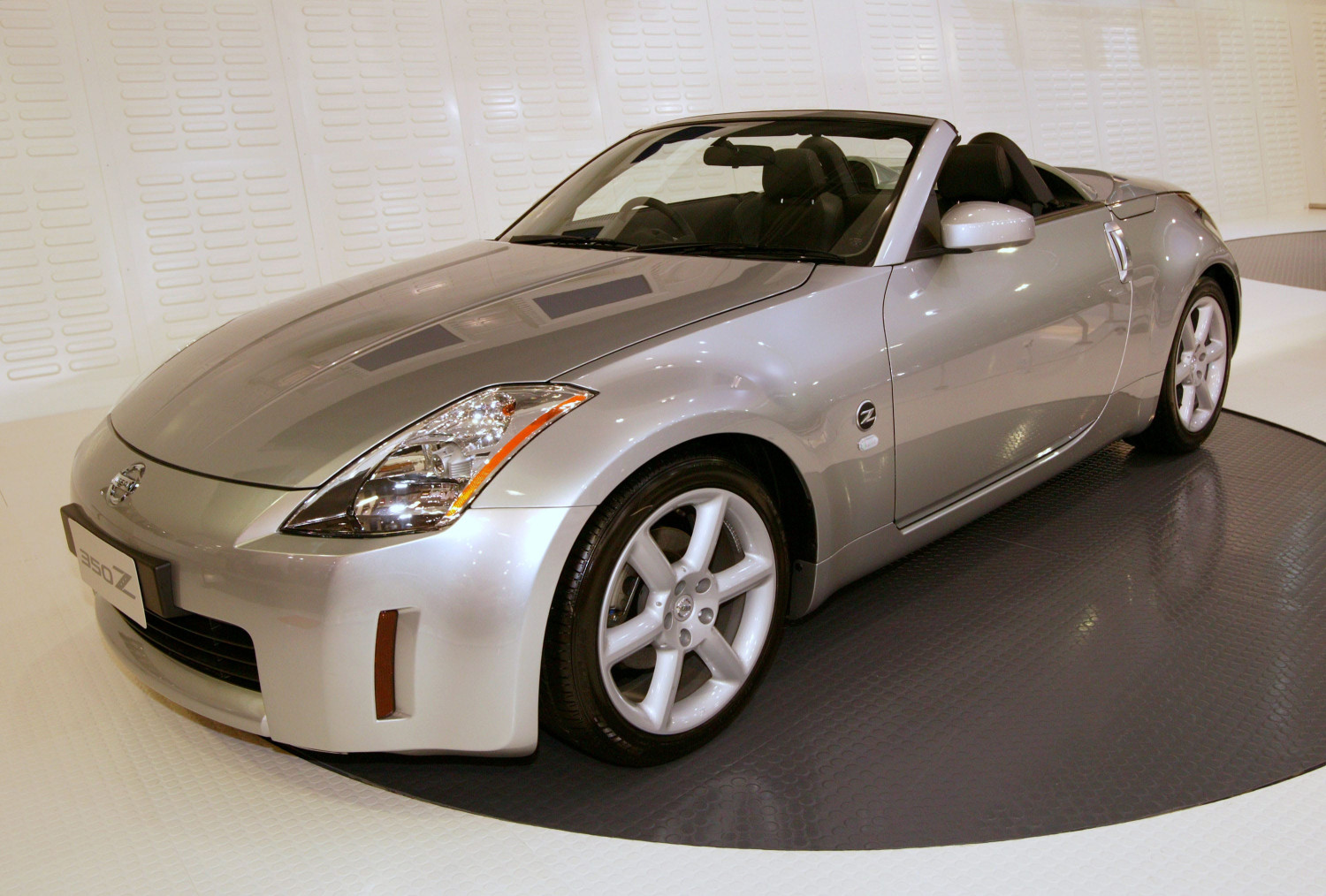 Nissan, 85-Year-Old Man Arrested for Allegedly Street-Racing His Nissan 350Z at 110 MPH