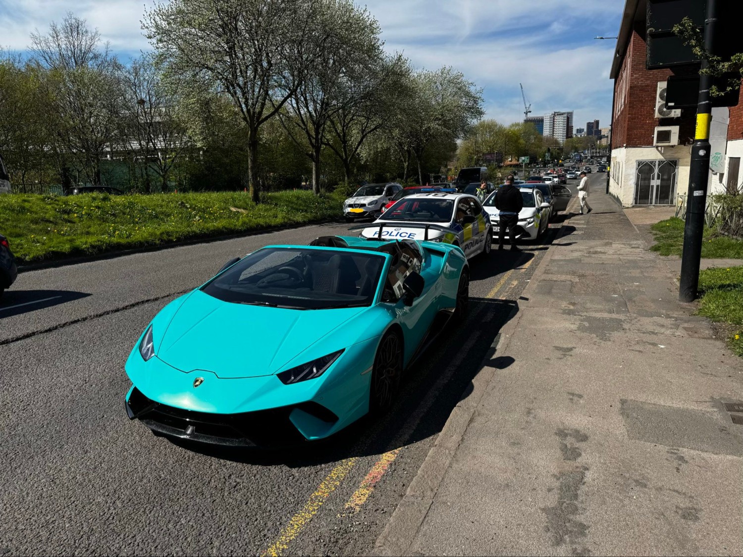 Police Seize Lamborghini Huracán Performante Spyder on Couple's Wedding Day