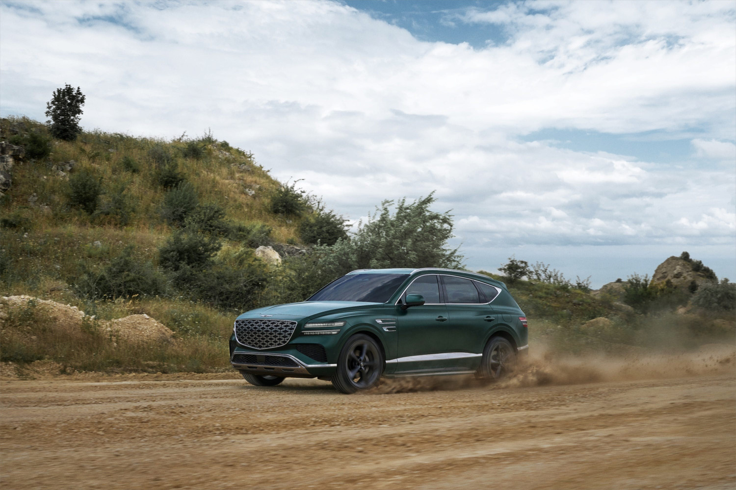 Genesis Reveals Details on the Upcoming GV80 Hybrid’s Powertrain