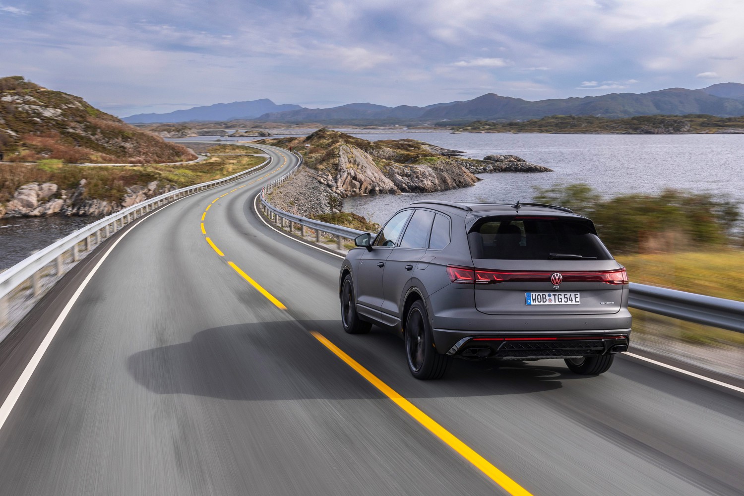 VW Is Mulling a New Flagship SUV for a More Affluent Buyer
