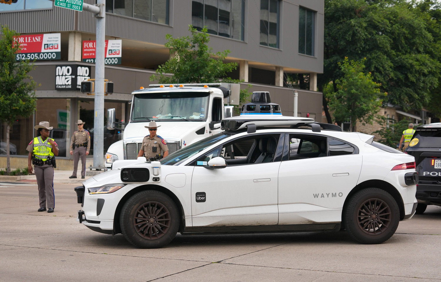 NHTSA Calls Out Autonomous Vehicle Developers Over First Responder Interference
