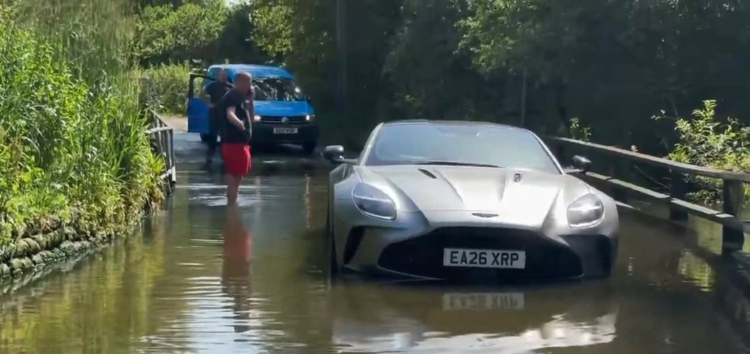 Aston Martin, Aston Martin Vantage Driver Drives Into Flood and Stalls, Quickly Dubbed 'James Pond'