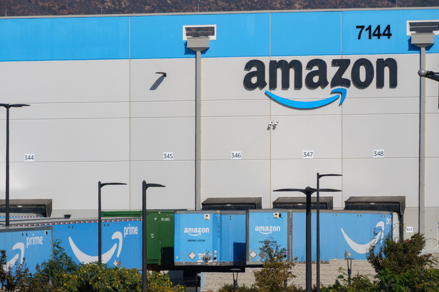 Amazon Could Affect How Cars Get Built with Supply-Chain Services