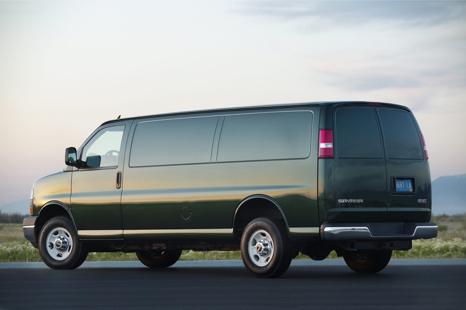 2027 Chevy Express and GMC Savana Vans Finally Get Touchscreens