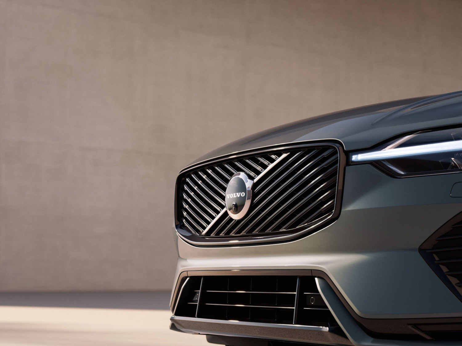 Volvo XC60's Upcoming Refresh Will Improve the Bestseller: Report