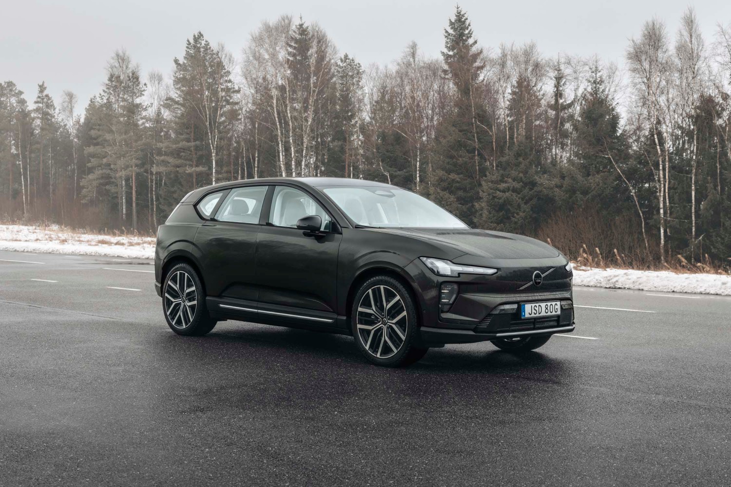2027 Volvo EX60 Undercuts BMW iX3 on Price, Can't Match Its Range