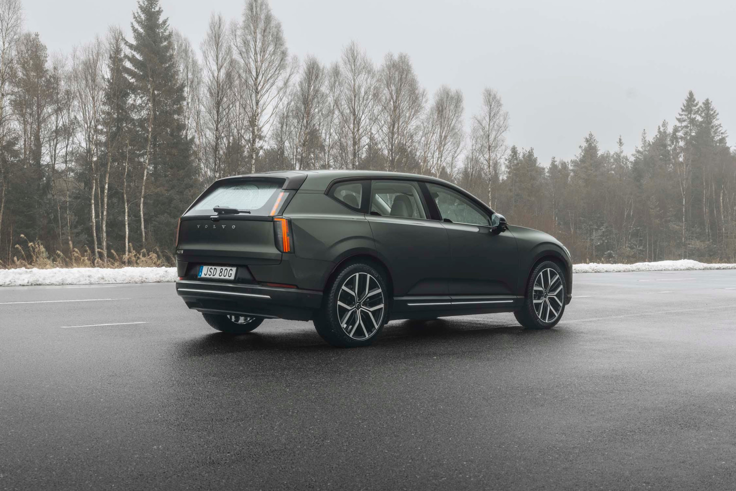 2027 Volvo EX60 Undercuts BMW iX3 on Price, Can't Match Its Range