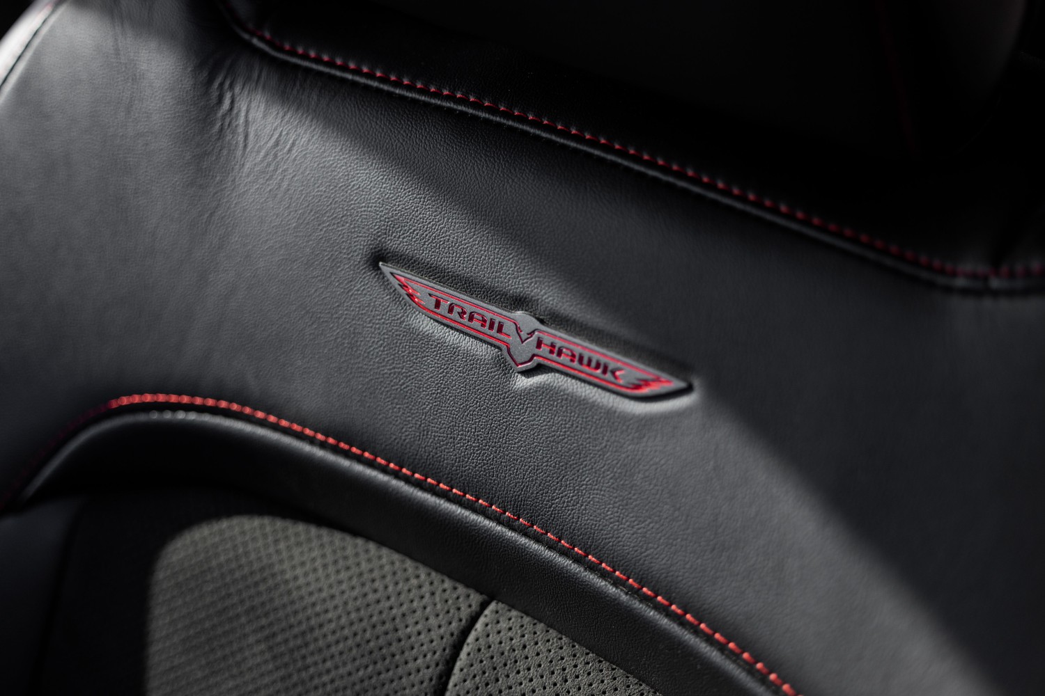 2027 Jeep Grand Cherokee Will Officially Get Its Trailhawk Back