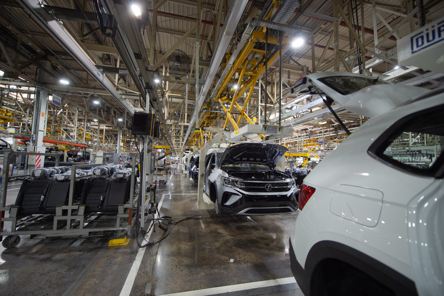 VW Plans to Launch U.S-Made Pickup Truck in America by 2030: Report