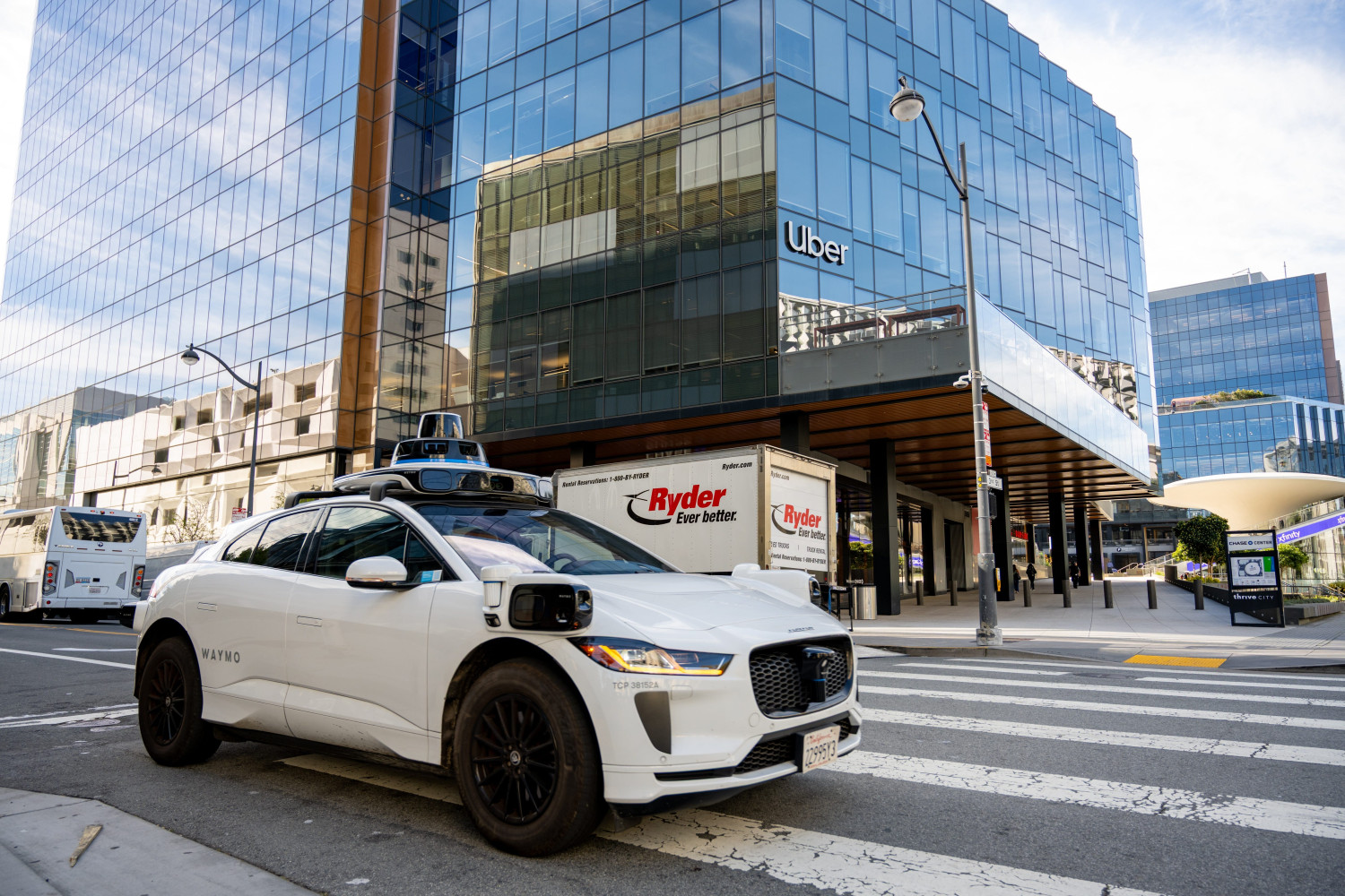 California to Start Citing Self-Driving Cars for Traffic Violations
