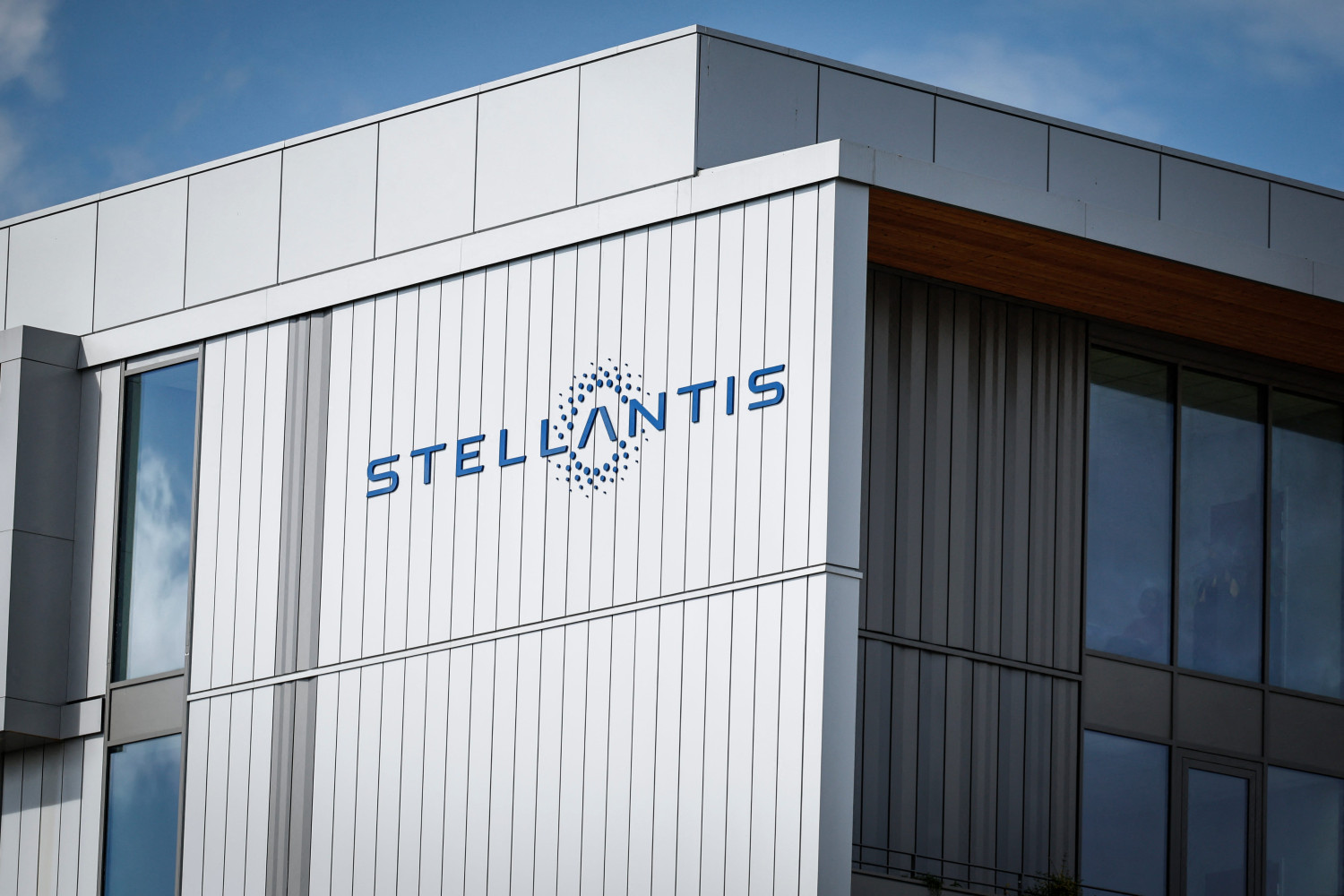 Stellantis to Prioritize Jeep, Ram, Peugeot and Fiat Among Its 14 Brands: Report