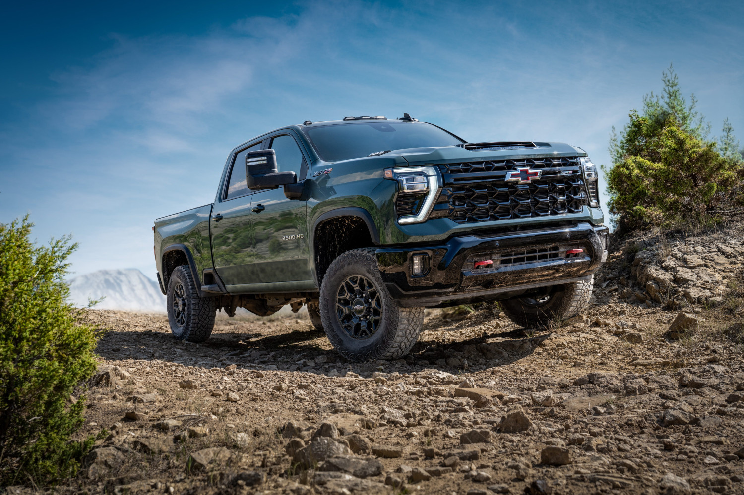 Chevy and GMC’s New Heavy-Duty Trucks Get a Huge 8.3-Liter Diesel V-8