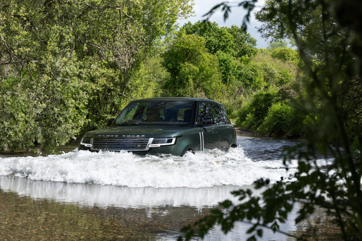 Jaguar Land Rover's Turnaround Plan Means 4000 Jobs Are Going Away