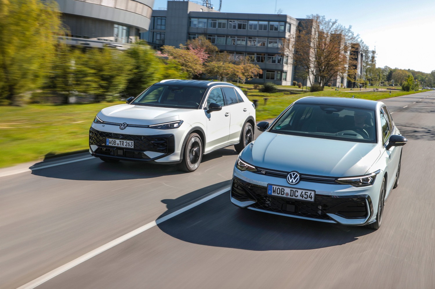 Volkswagen Reveals Hybrid Golf Hatchback for Europe