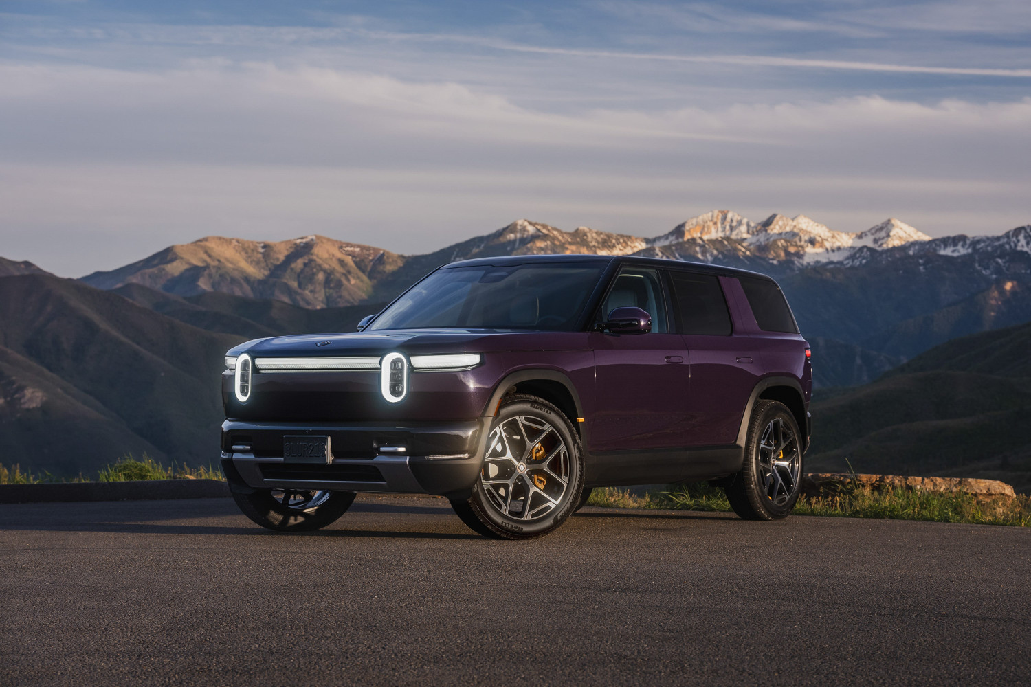 Rivian Axed Its Least Expensive R1s, the Dual Motor Standard Pack