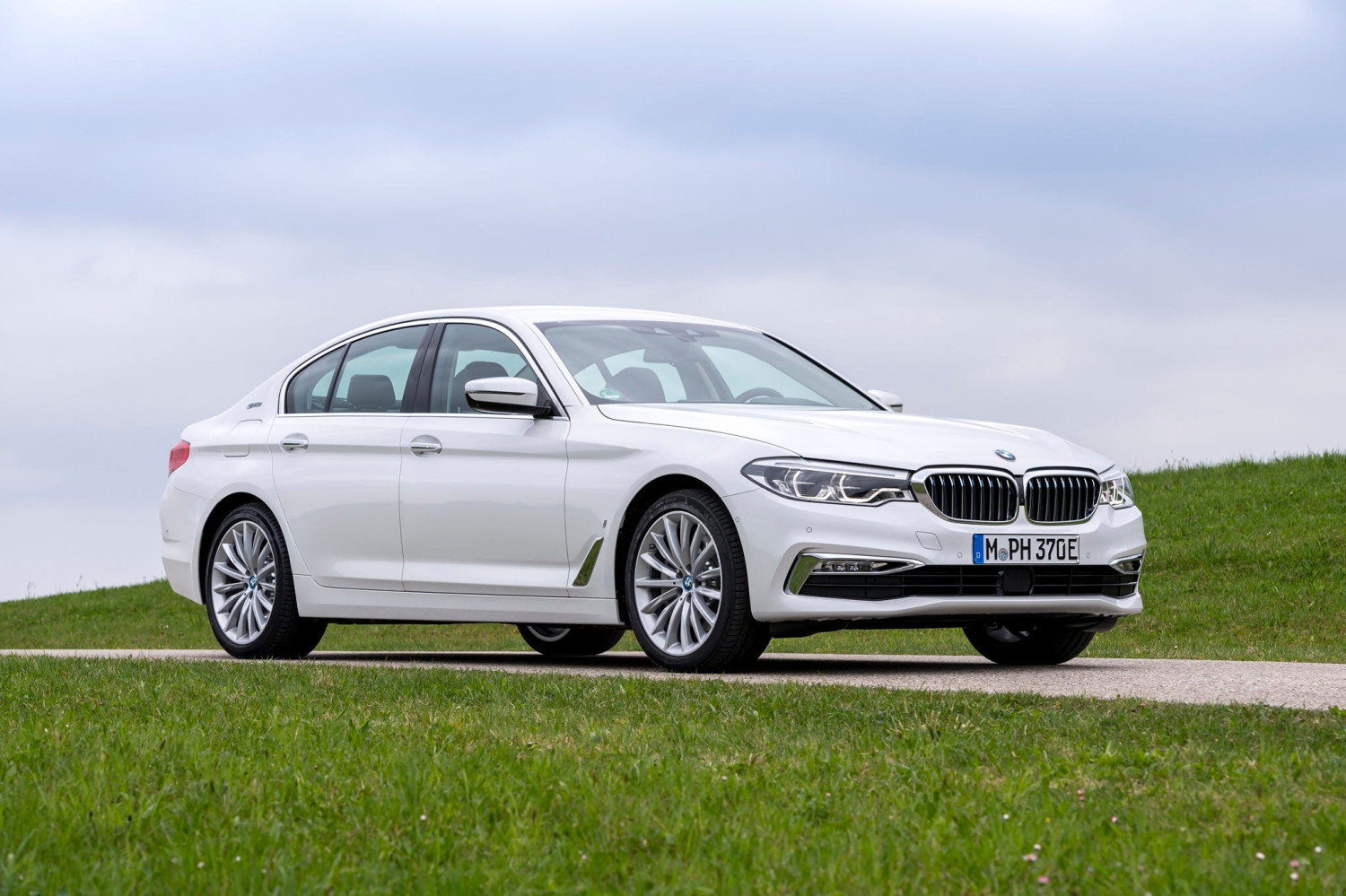 BMW, 29,0000 BMW 3-Series, 5-Series, 7-Series PHEVs Recalled for Fire Risk