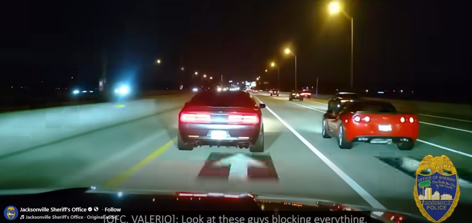 Dodge, Dodge Challenger, Chevy, SEAT, Dodge Challenger, Chevy Corvette Reportedly Hit 120 MPH in Highway Race, But Cops Had a Front-Row Seat