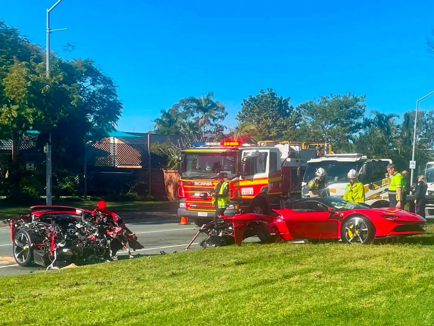 Ferrari, Ferrari SF90 Spider, Ferrari SF90 Spider Crash Splits Hypercar in Half, But Driver Walks Away
