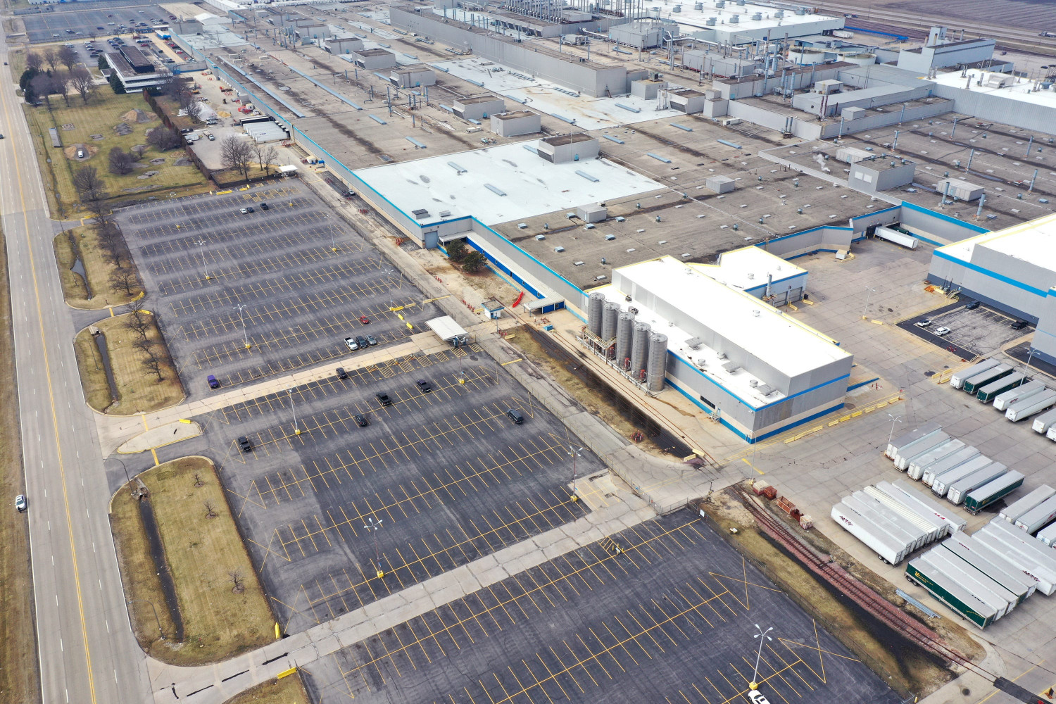 Idled Jeep Cherokee Plant Will Restart Later Than Expected