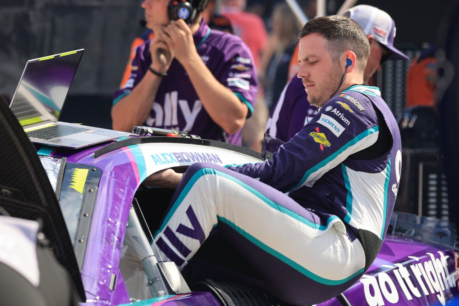 Alex Bowman Has Full Hendrick Motorsports Support in His Return From Vertigo Bout