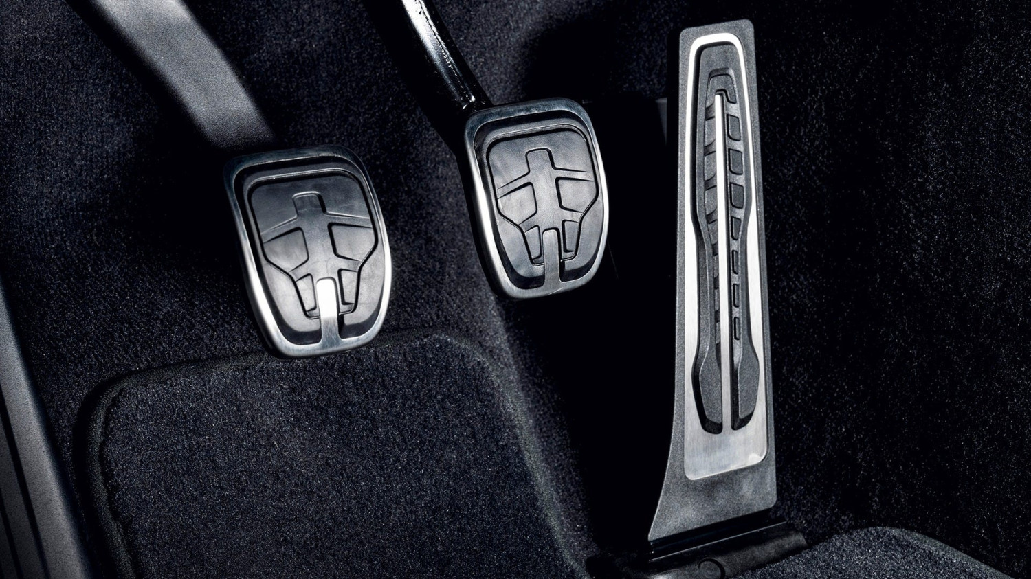 Driving a Manual Transmission Exercises Your Brain, Japanese Study Finds