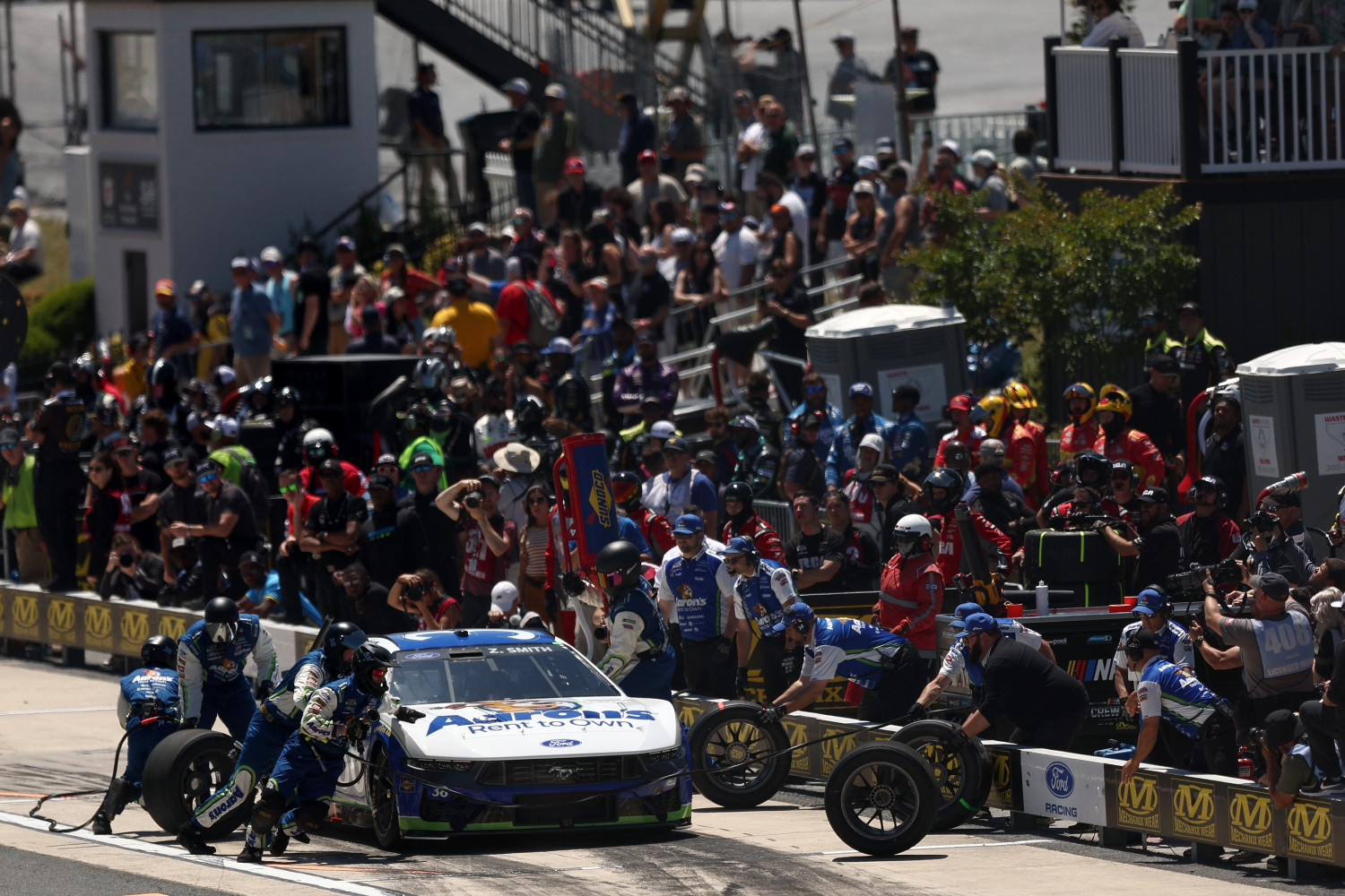 NASCAR’s All-Star Race Qualifying at Dover Puts Focus on Pit Crews